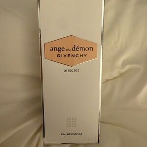 Givenchy Ange ou Démon Le Secret Eau de Parfum 50ml